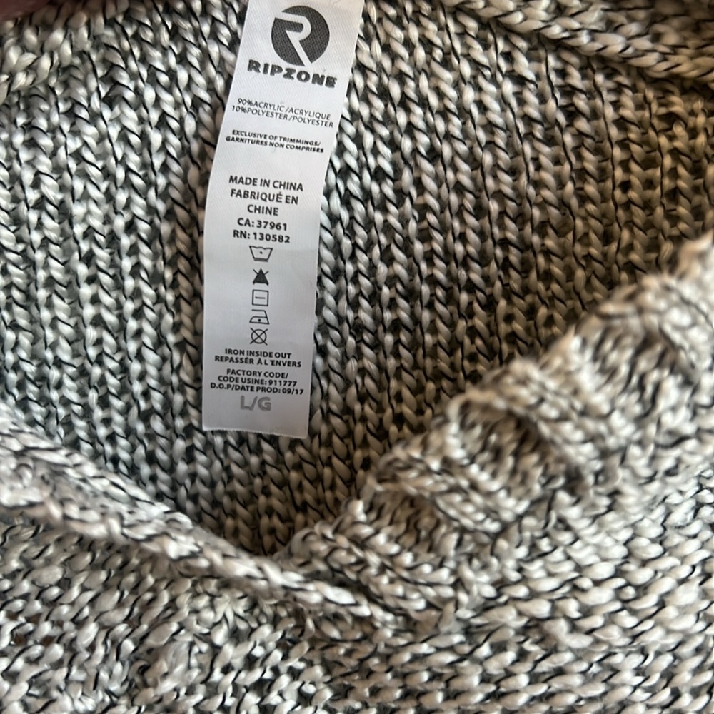 Girls Ripzone Shawl - Picture 2 of 5